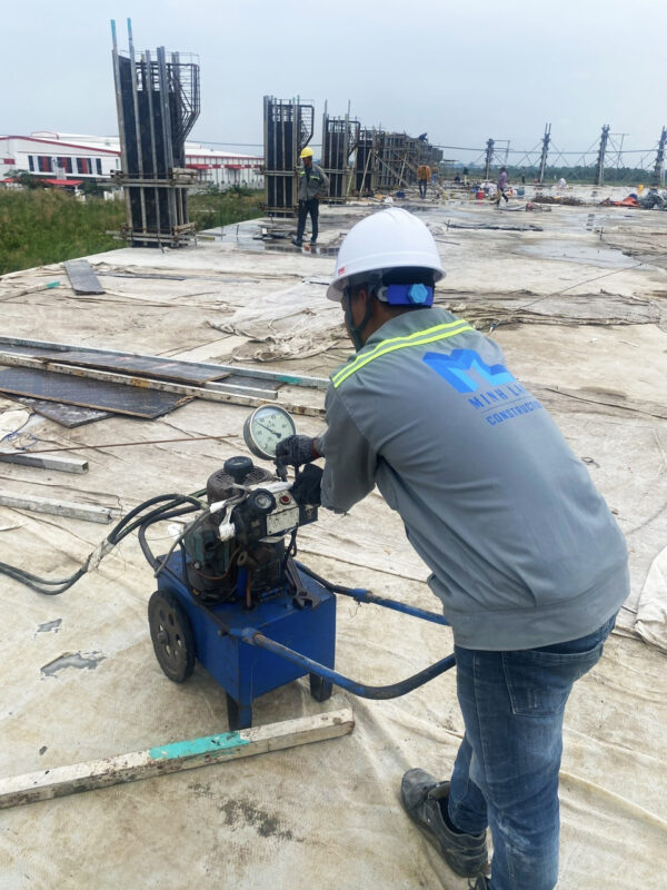 Kéo căng cáp dự ứng lực
