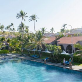 Hồ bơi - Levive Resort