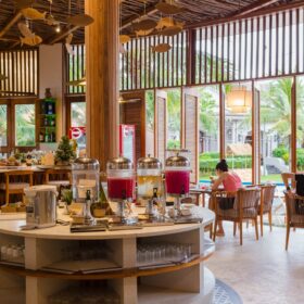 Nhà hàng Catch - Buffet sáng tại resort Leviva 3